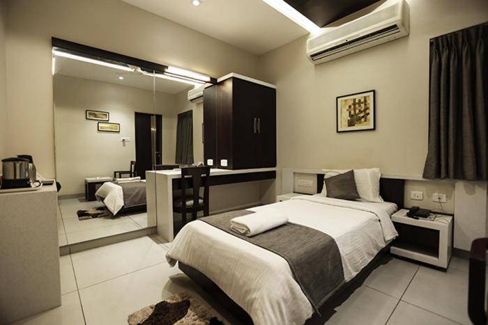 Sree Sakthi Residency Hotel Kanchipuram Luaran gambar